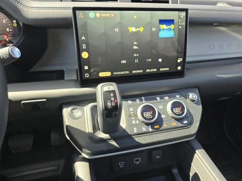 Used 2023 Land Rover Defender 130 S image 43