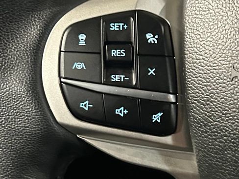 Used 2023 Ford Explorer XLT w/ Equipment Group 202A AWD/4WD image 79