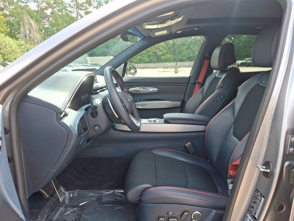 Used 2023 Genesis GV70 2.5T w/ Sport Prestige Package AWD/4WD image 11