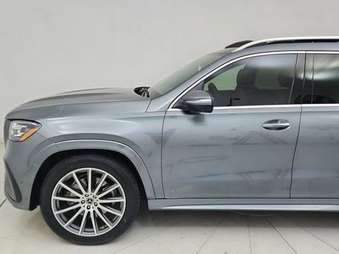 Used 2025 Mercedes-Benz GLS 450 4MATIC image 12