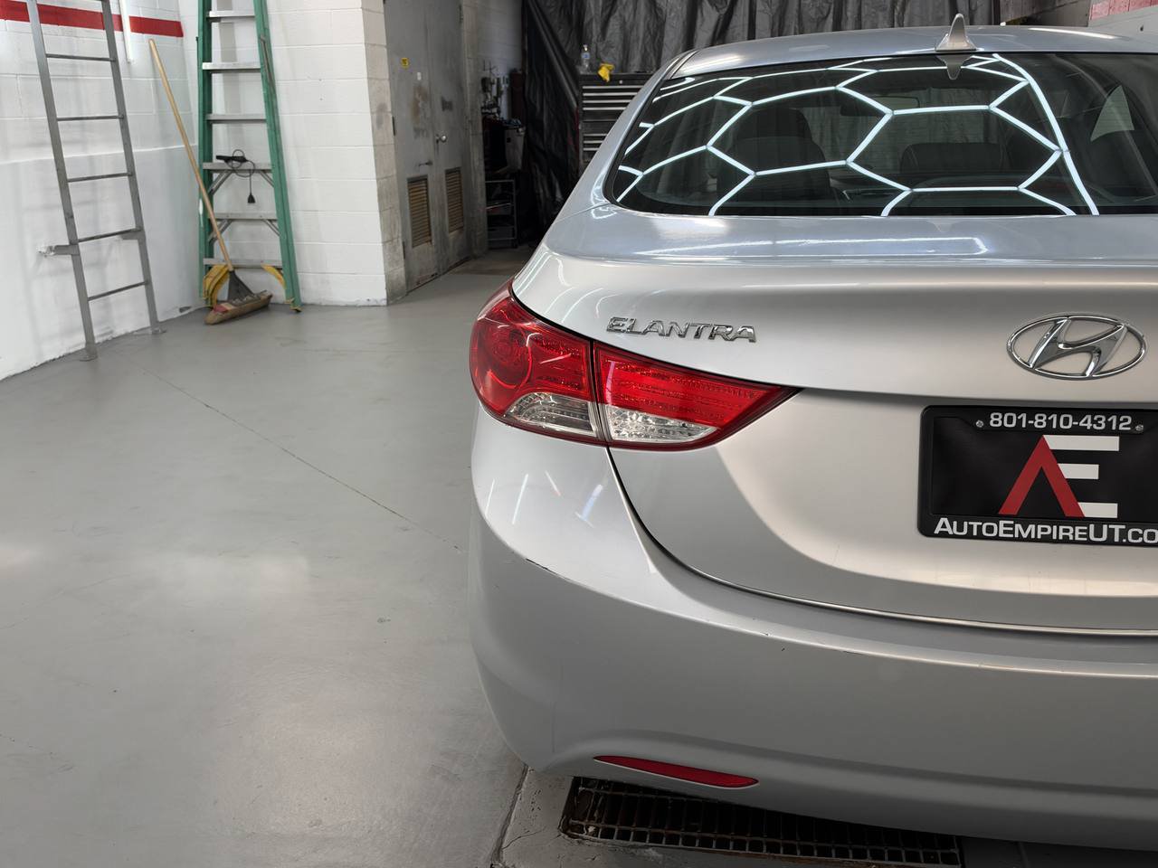 Used 2011 Hyundai Elantra Limited FWD image 6