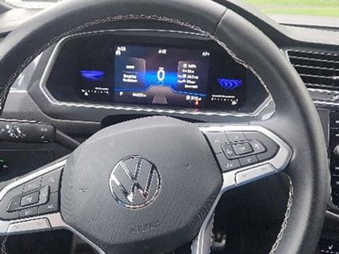 Used 2023 Volkswagen Tiguan SE R-Line FWD image 19