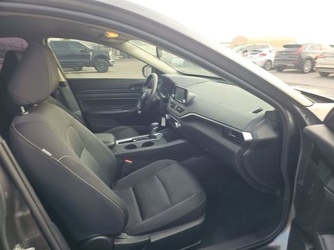 Used 2023 Nissan Altima 2.5 S FWD image 13