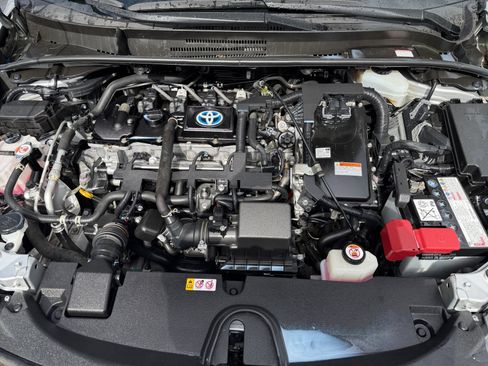 Used 2021 Toyota Corolla LE FWD image 34