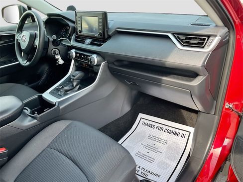 Used 2022 Toyota RAV4 LE image 27