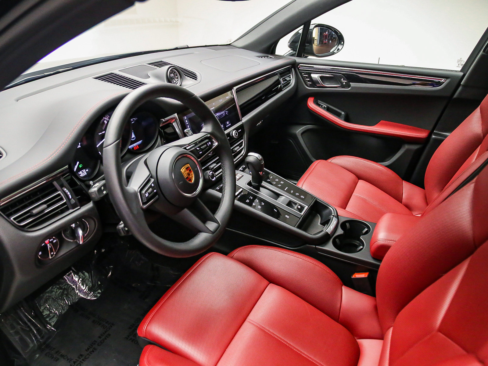 Certified 2026 Porsche Macan S AWD/4WD image 9