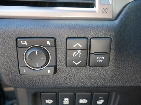 Used 2023 Lexus GX 460 Premium w/ Premium Plus Package image 29