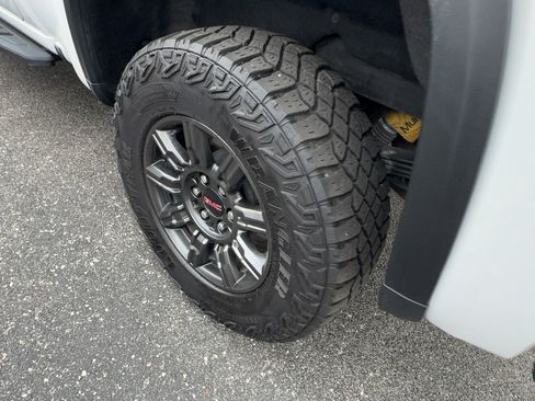 Certified 2024 GMC Sierra 1500 AT4X AWD/4WD image 7