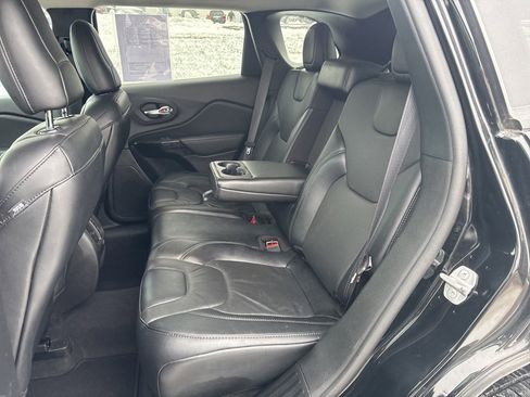 Used 2023 Jeep Cherokee Altitude Lux image 10