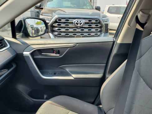 Used 2022 Toyota RAV4 XLE w/ Convenience Package AWD/4WD image 14