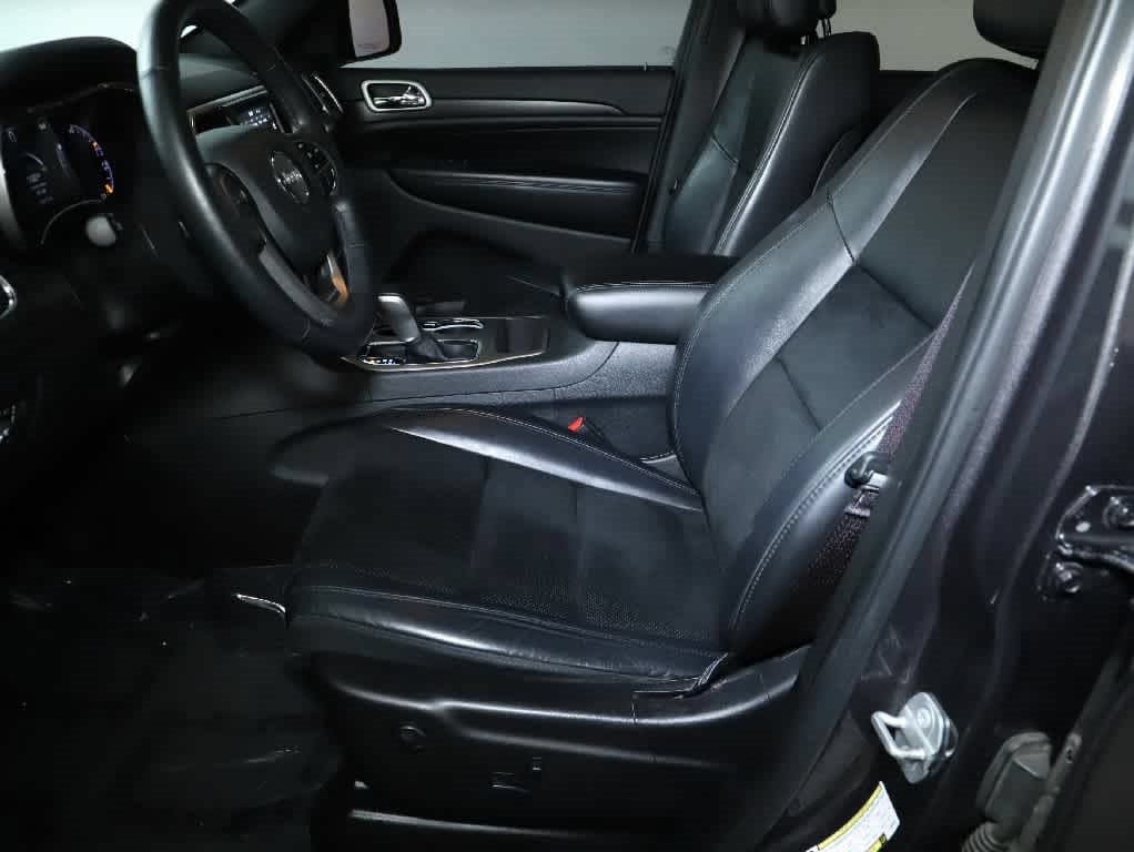 Used 2018 Jeep Grand Cherokee Altitude AWD/4WD image 18