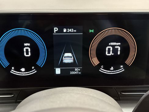 Used 2025 Hyundai Kona SEL FWD image 23