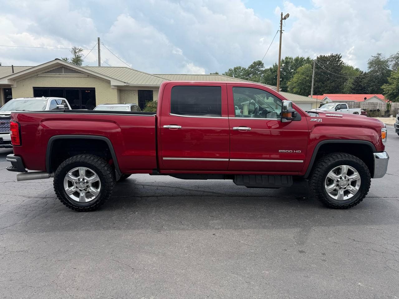 Used 2018 GMC Sierra 2500 SLT w/ Duramax Plus Package AWD/4WD image 4