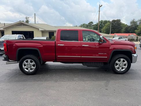 Used 2018 GMC Sierra 2500 SLT w/ Duramax Plus Package AWD/4WD image 4