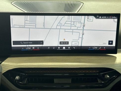 Used 2025 BMW 330i xDrive Sedan AWD/4WD image 25