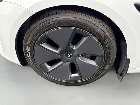 Used 2021 Tesla Model 3 Standard Range Plus image 37