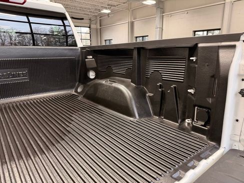 Used 2025 Chevrolet Silverado 1500 LT AWD/4WD image 10