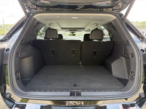 Used 2023 Chevrolet Equinox Premier FWD image 20