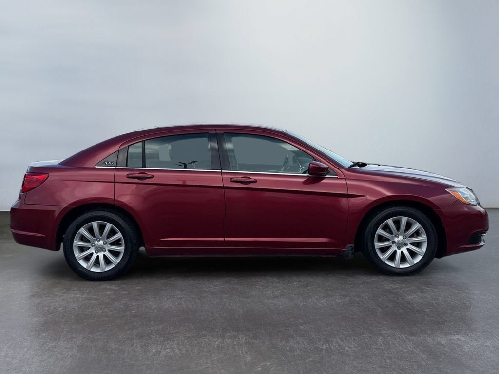 Used 2014 Chrysler 200 Touring FWD image 2