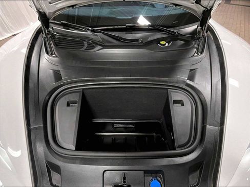 Used 2022 Porsche Taycan image 37