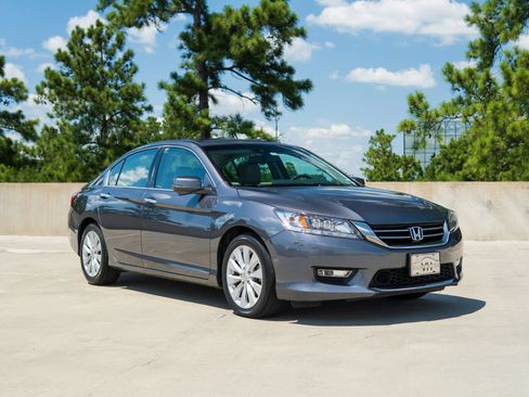 Used 2013 Honda Accord Touring image 14