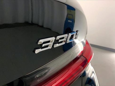 Used 2019 BMW 330i xDrive Sedan w/ Premium Package image 6
