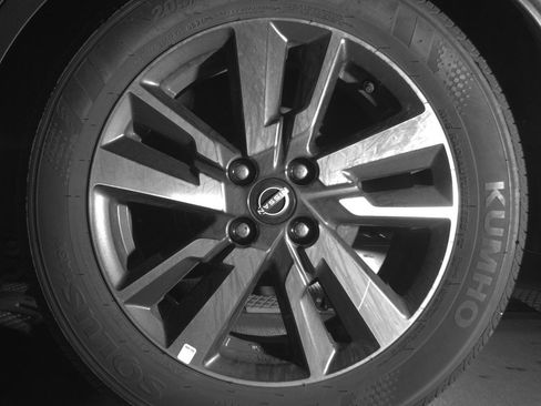 Used 2025 Nissan Versa SV image 14