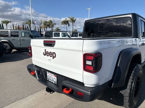 Used 2024 Jeep Gladiator Mojave w/ Convenience Group AWD/4WD image 12