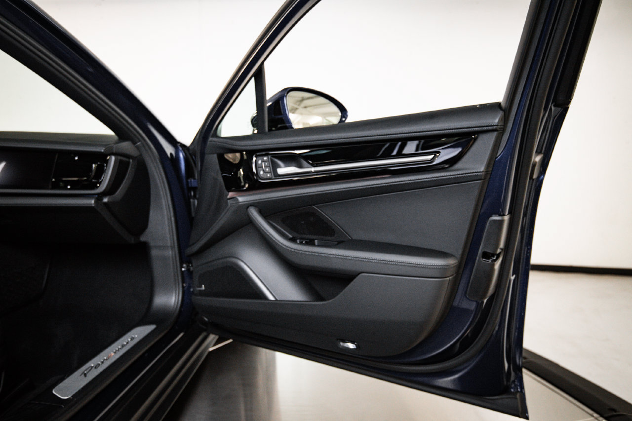Certified 2026 Porsche Panamera RWD image 28