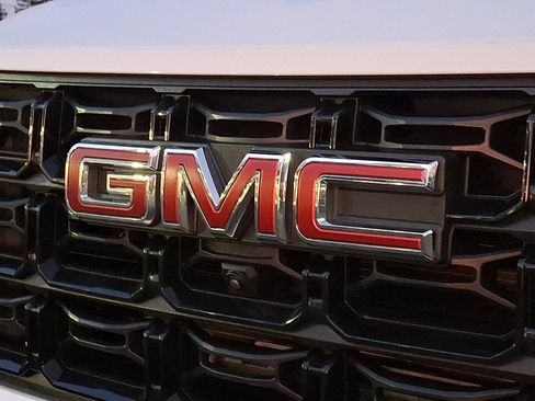 Used 2024 GMC Canyon Elevation w/ Elevation Premium Package image 29