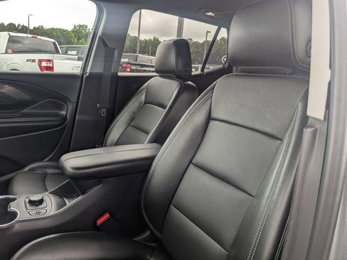 Used 2023 GMC Terrain SLT w/ Infotainment Package II AWD/4WD image 15