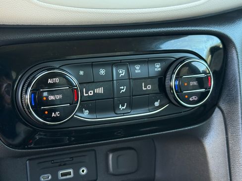 Used 2021 Buick Encore GX Essence w/ Advanced Technology Package image 21