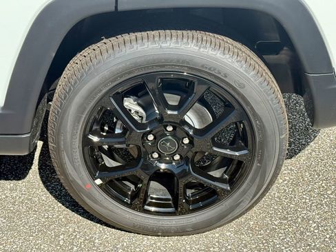 New 2025 Jeep Compass Latitude w/ Altitude Special Edition image 8