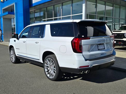New 2026 GMC Yukon XL Denali w/ Denali Reserve Package image 3