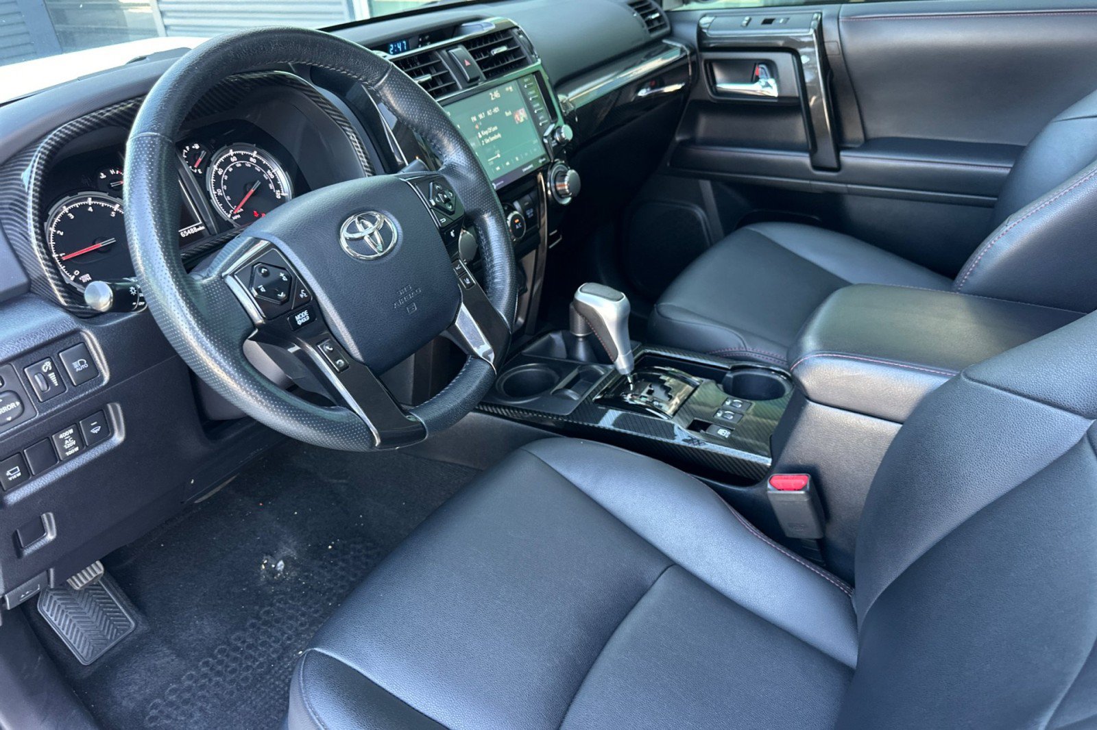 Used 2023 Toyota 4Runner TRD Off-Road Premium w/ Off Road Premium Plus Package AWD/4WD image 4