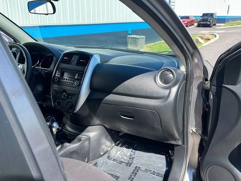 Used 2016 Nissan Versa SV FWD image 19
