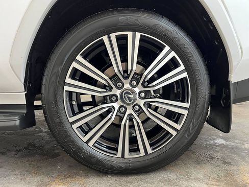 Used 2022 Lexus LX 600 4WD w/ Appearance Package image 40