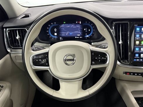 Used 2023 Volvo S60 B5 Plus image 15