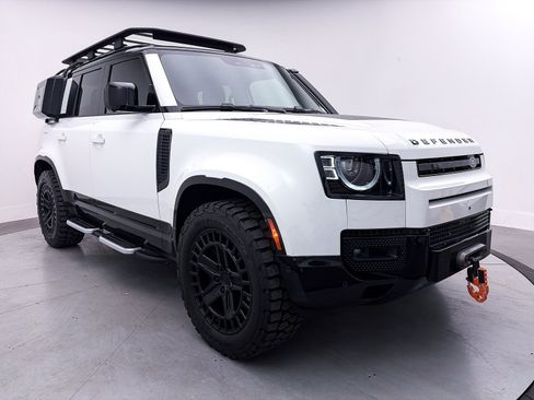 Used 2023 Land Rover Defender 110 X-Dynamic SE image 13