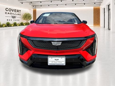 Certified 2025 Cadillac Optiq Sport 1 AWD/4WD image 3