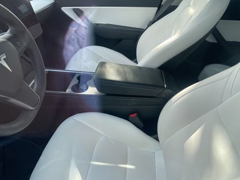 Used 2022 Tesla Model Y Performance AWD/4WD image 5