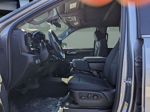 New 2026 GMC Sierra 1500 SLE w/ Preferred Package RWD image 6