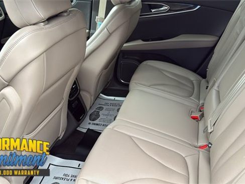 Used 2022 Lincoln Nautilus Reserve image 19