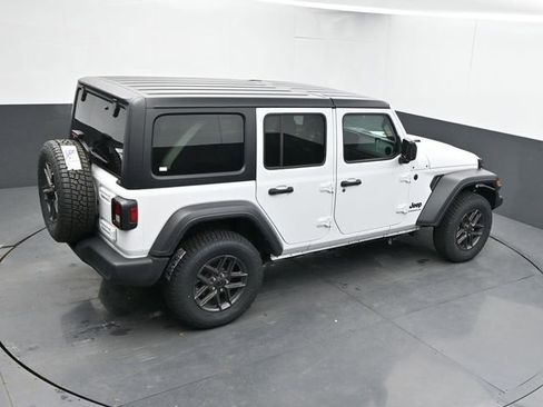 Used 2025 Jeep Wrangler Unlimited Sport AWD/4WD image 34