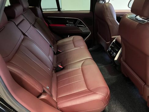 Certified 2025 Land Rover Range Rover SE AWD/4WD image 27