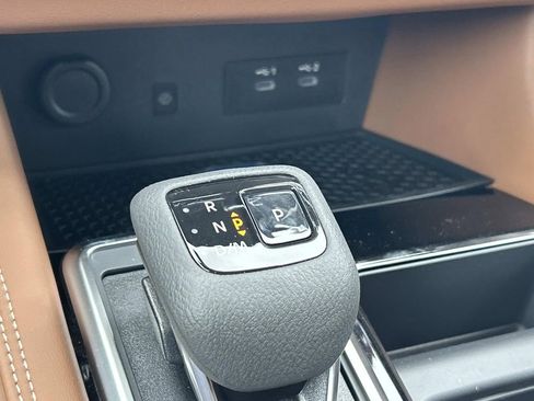 New 2026 Nissan Pathfinder Platinum w/ Lighting Package FWD image 33