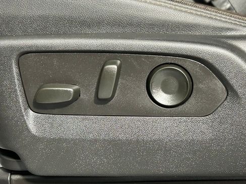 Used 2023 Chevrolet Suburban High Country w/ Premium Package image 36