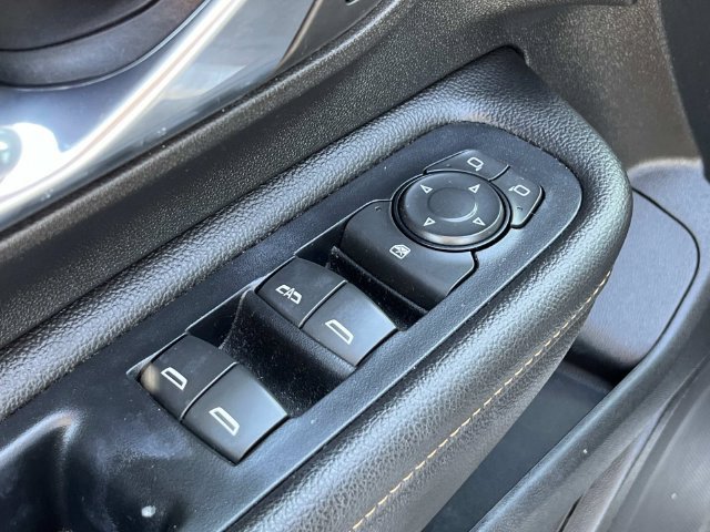 Used 2020 GMC Terrain SLE w/ Elevation Edition FWD image 26
