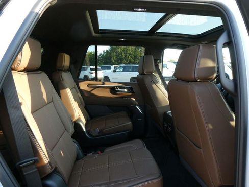 New 2026 Chevrolet Tahoe High Country w/ Sun And Tow Package AWD/4WD image 10
