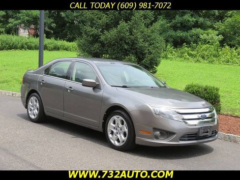 Used 2010 Ford Fusion SE FWD image 3